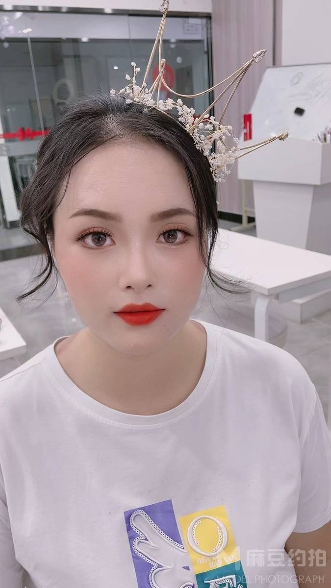 妆容模特