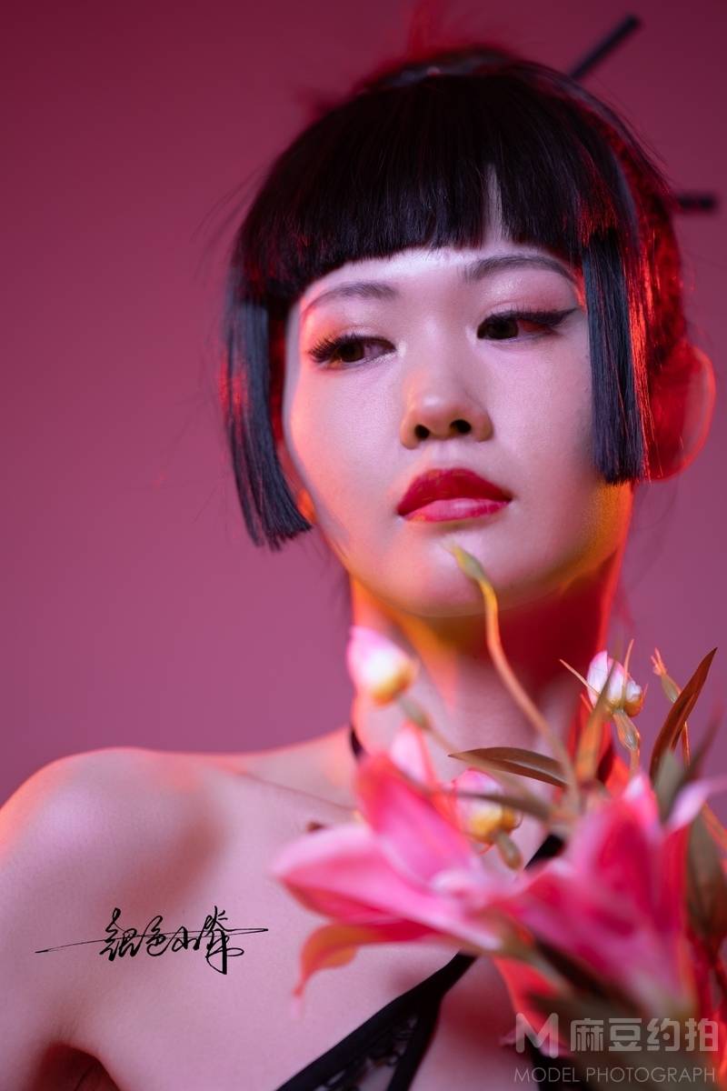 情绪模特