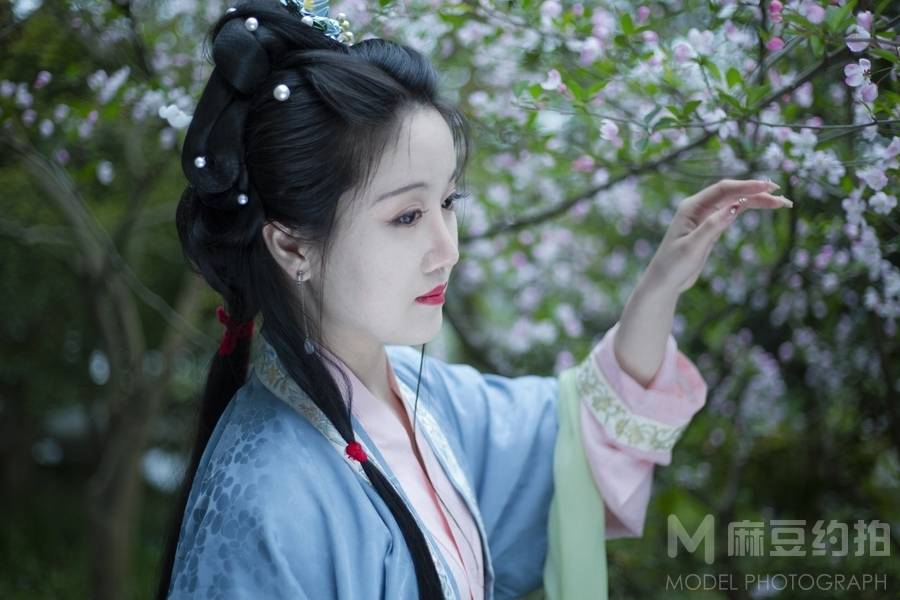 汉服模特