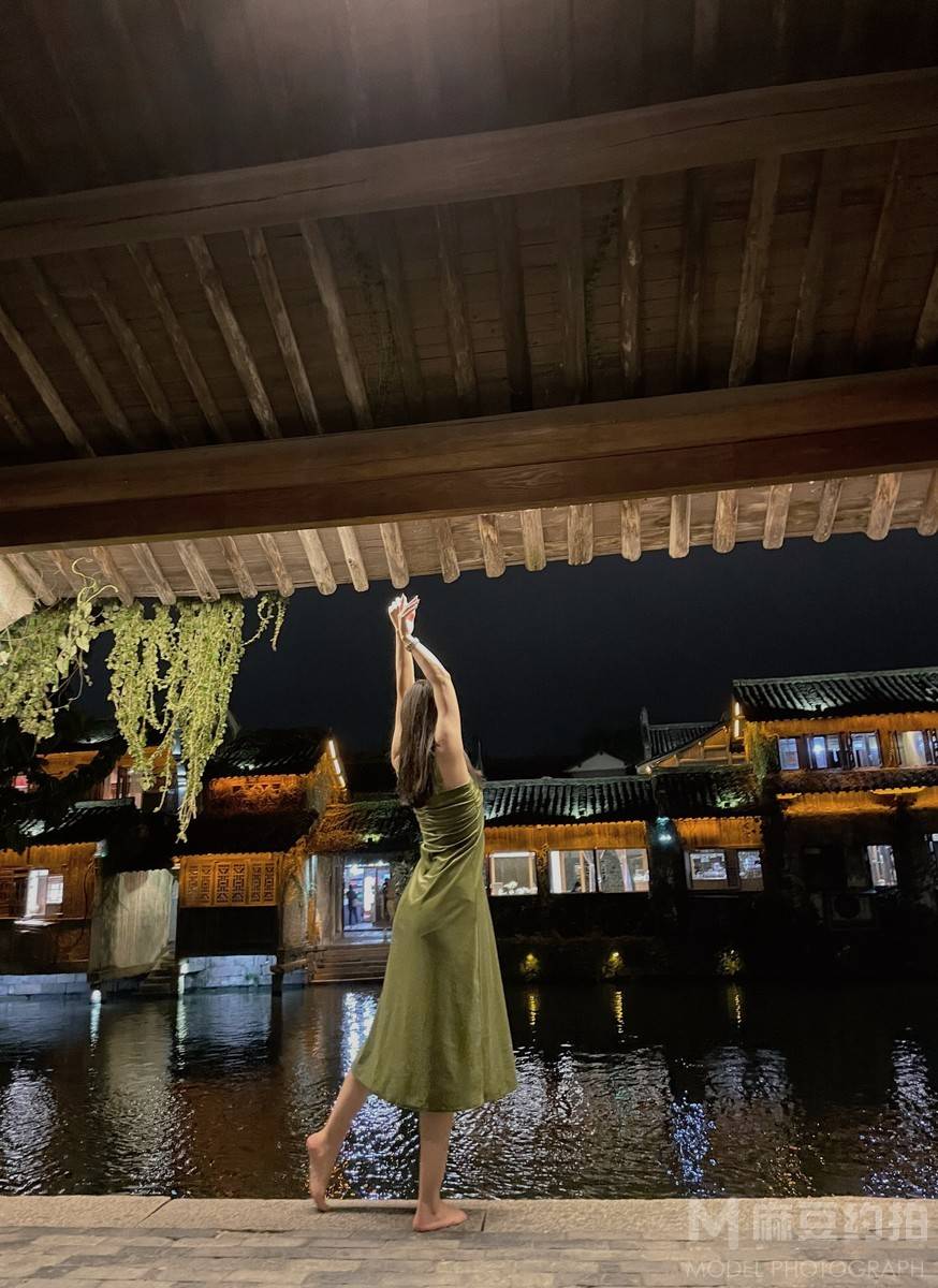 夜景模特