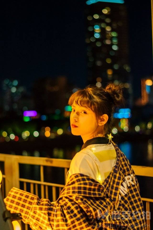 夜景模特