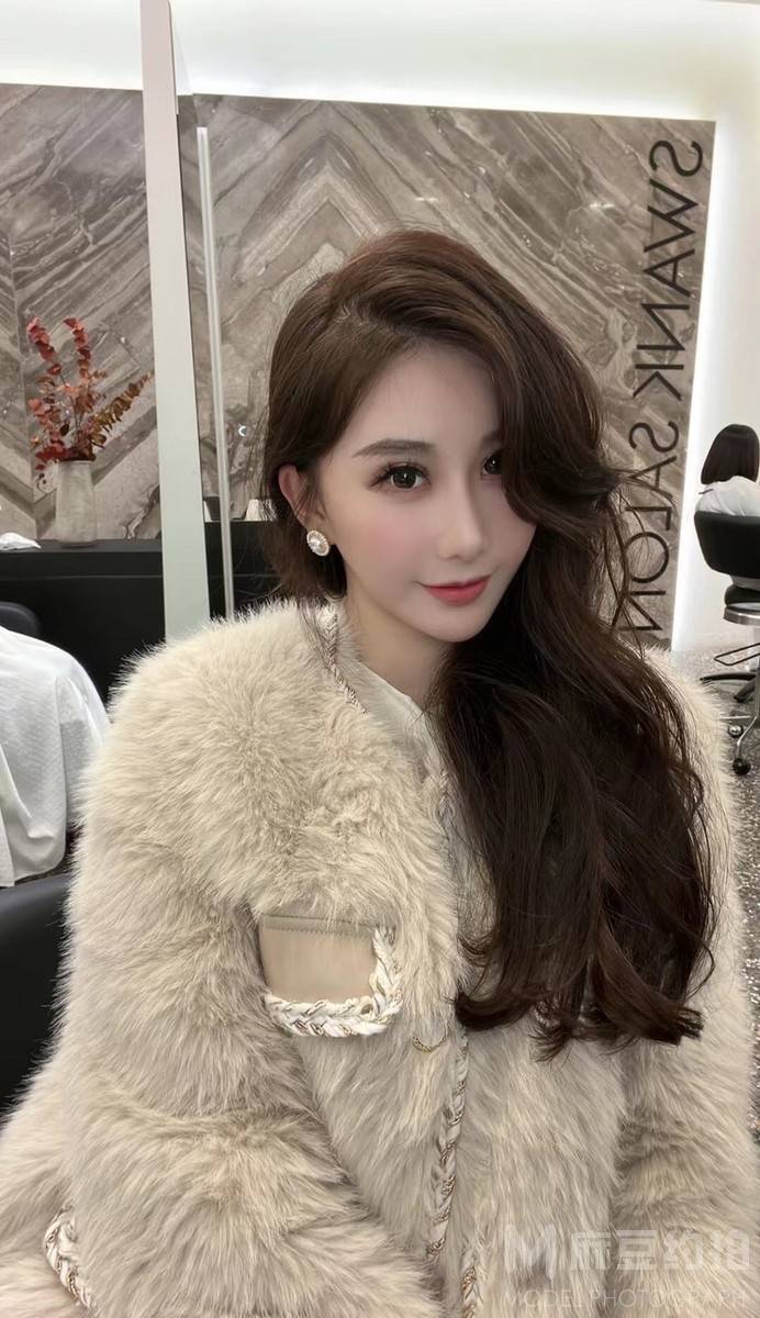 黑白模特
