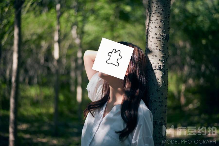 情绪模特