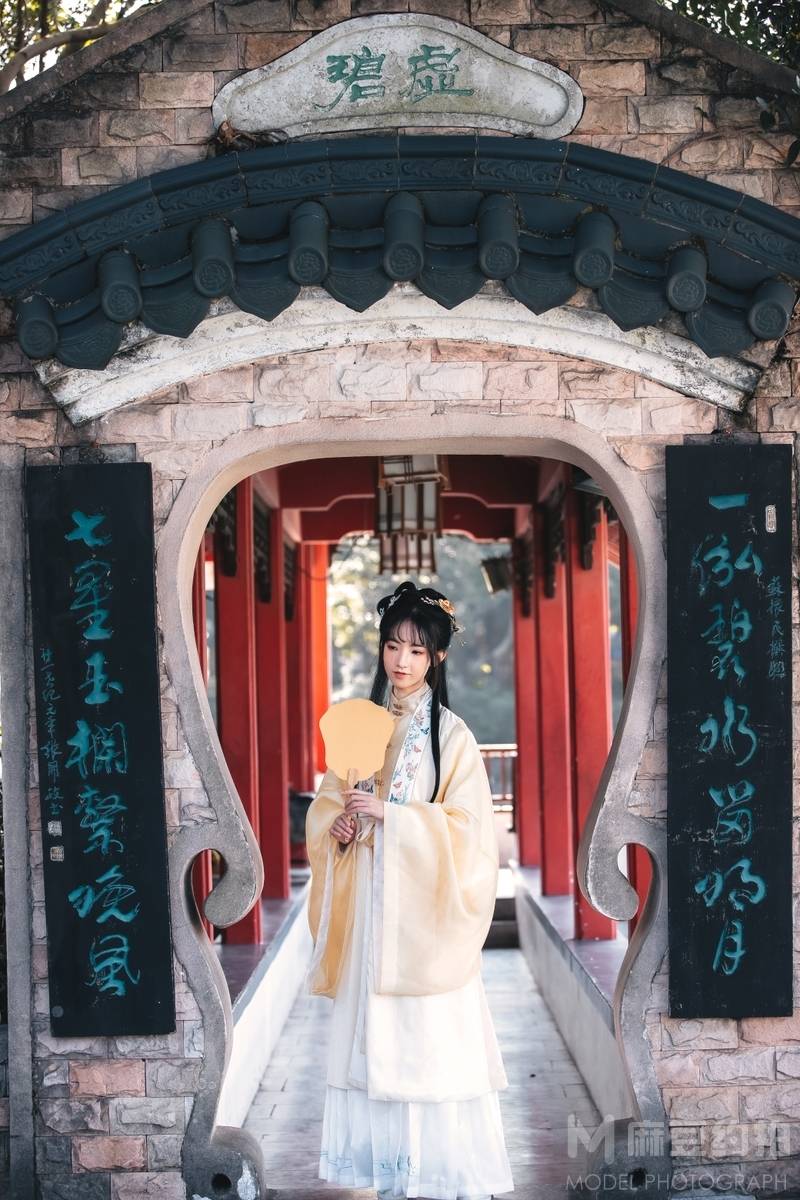 汉服模特