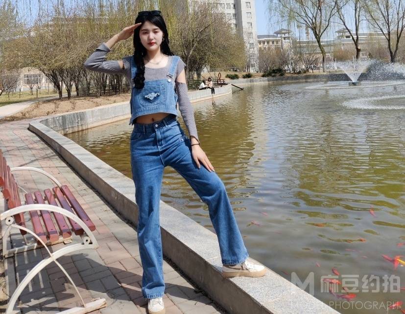 校园模特