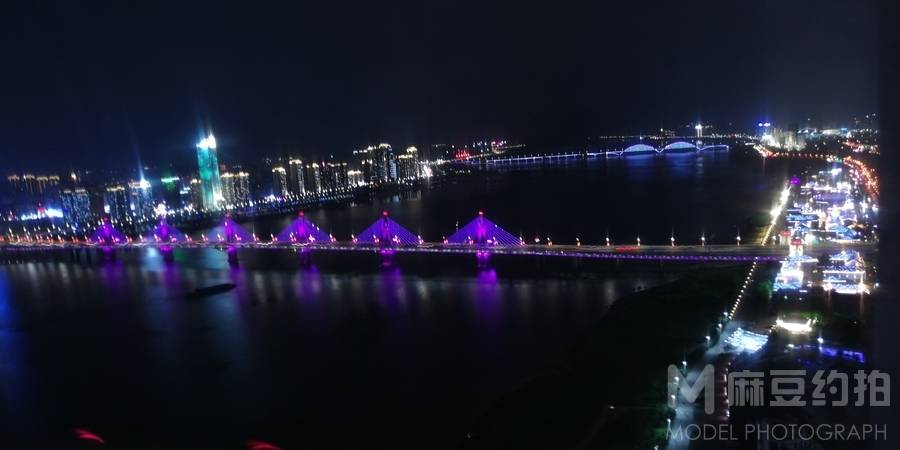 夜景模特