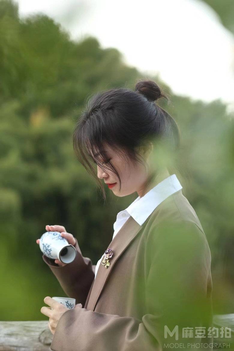 情绪模特
