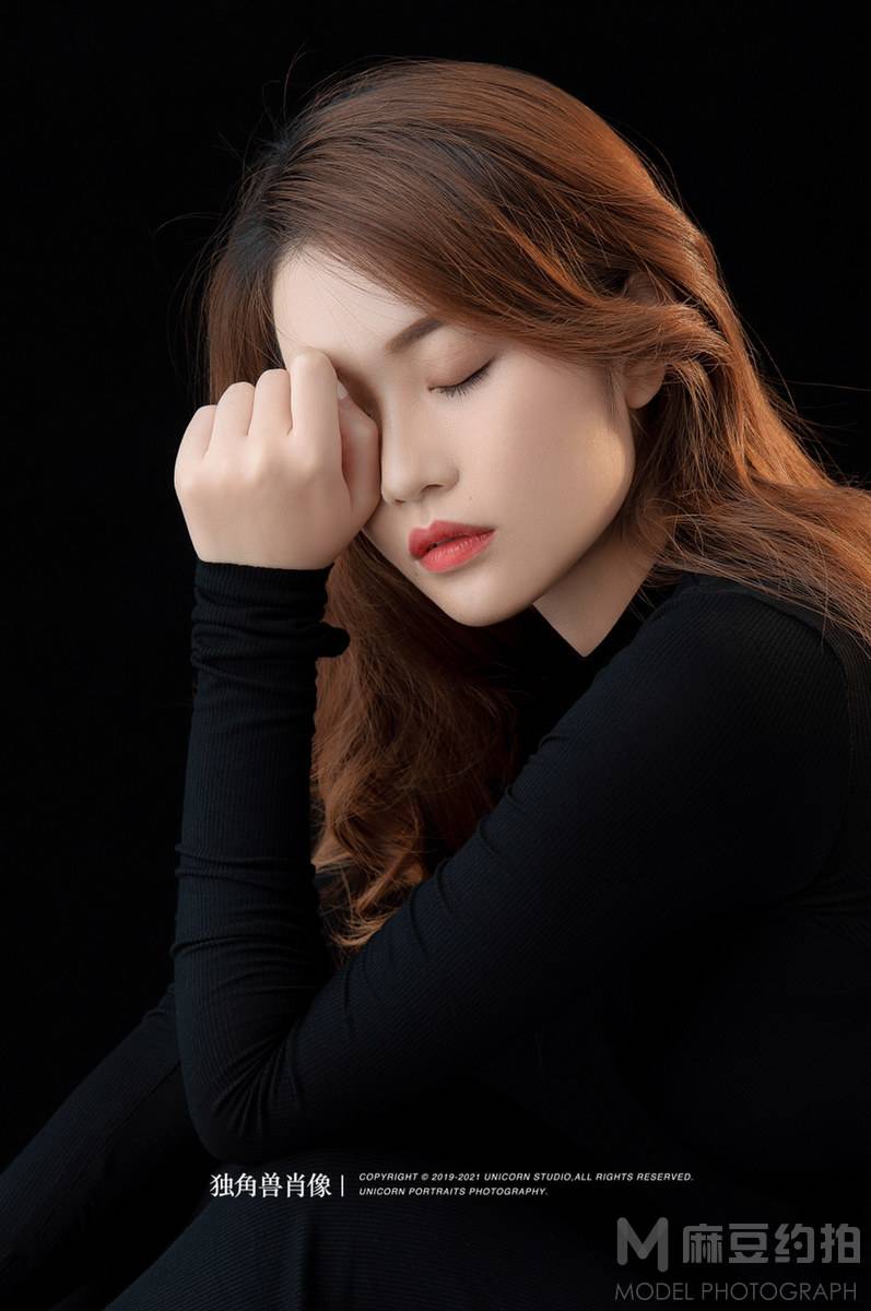 情绪模特