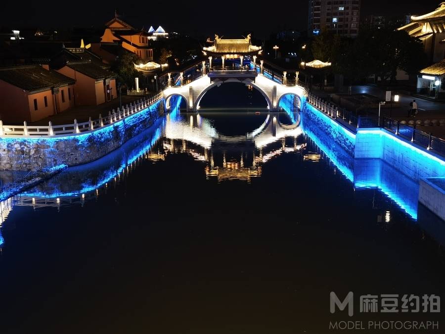 夜景模特