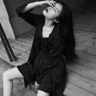 黑白模特