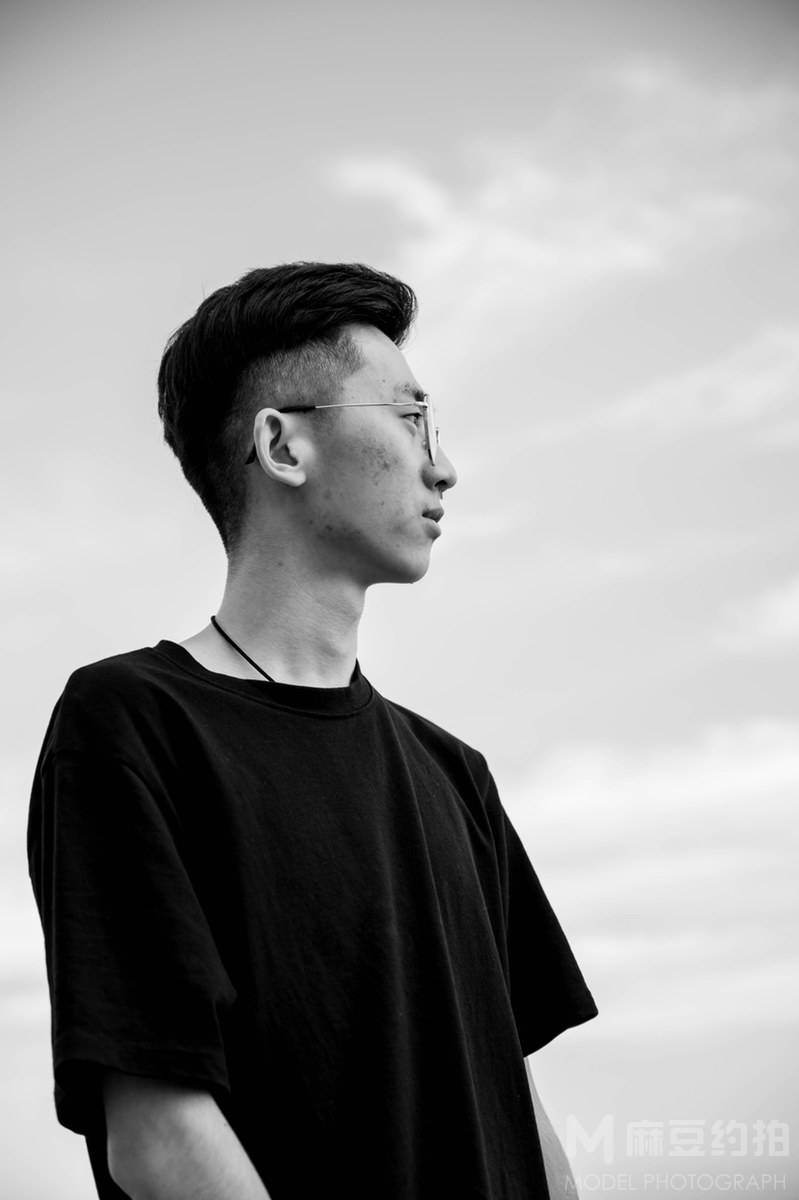 黑白模特