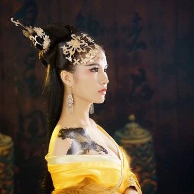 校园模特
