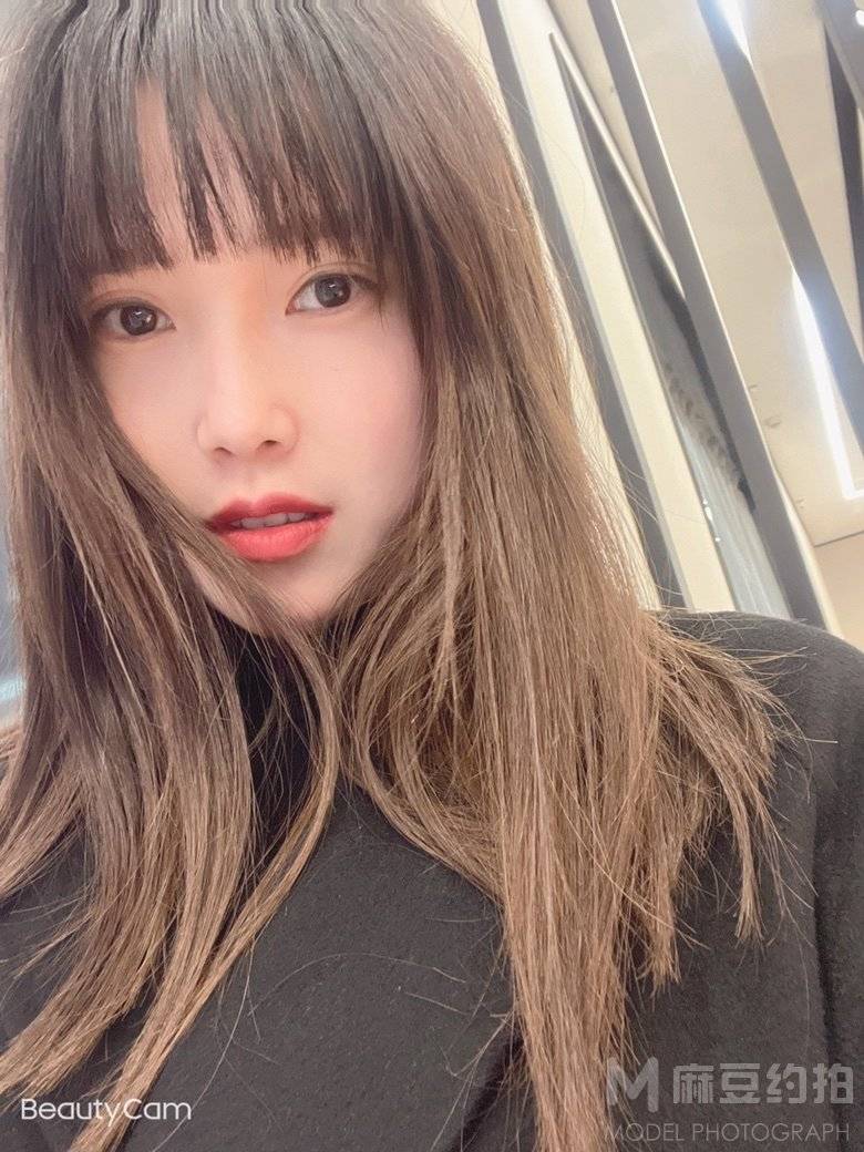 黑白模特