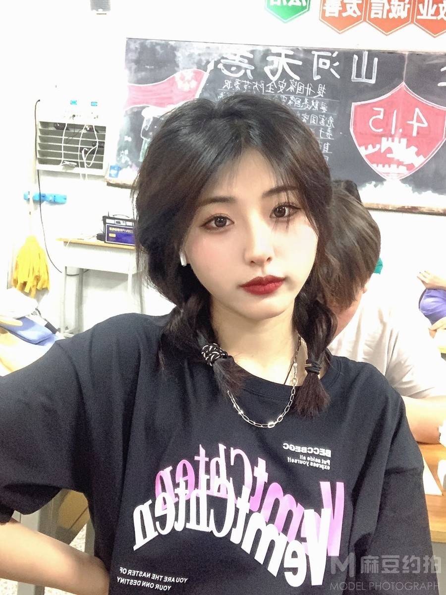 校园模特