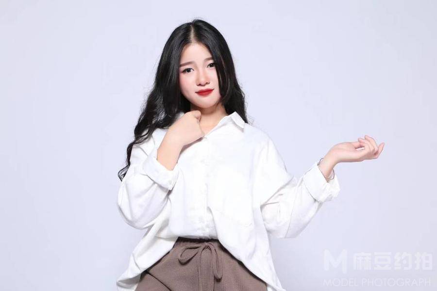 情绪模特
