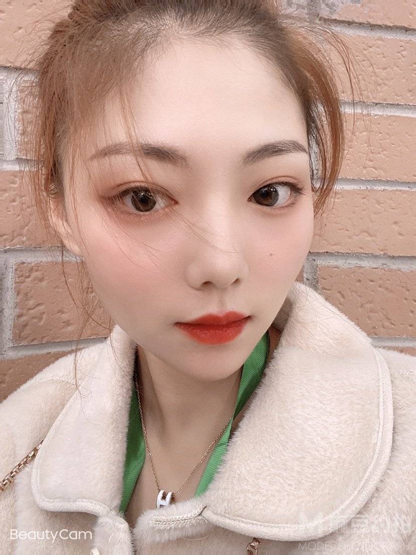 妆容模特