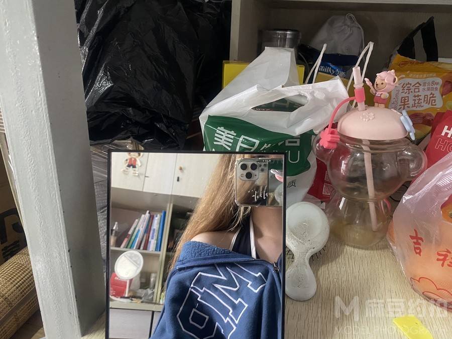 黑白模特
