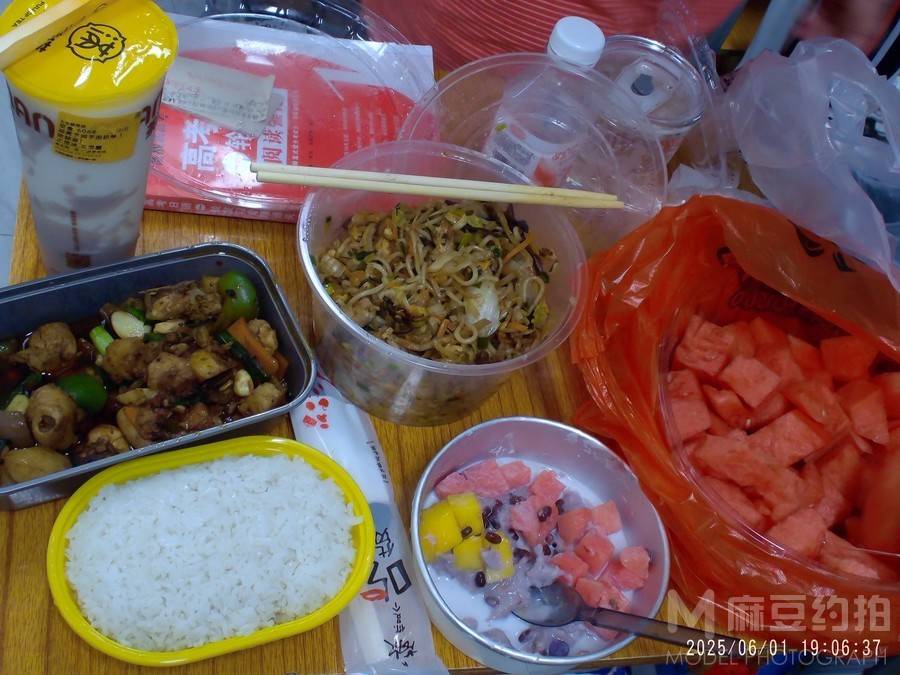 校园模特