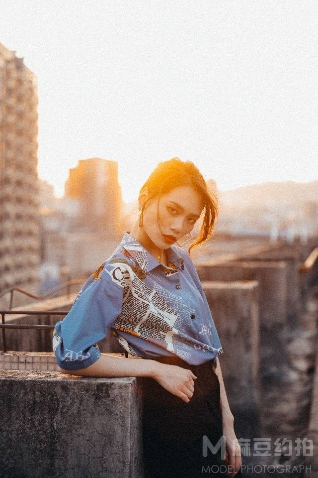 情绪模特