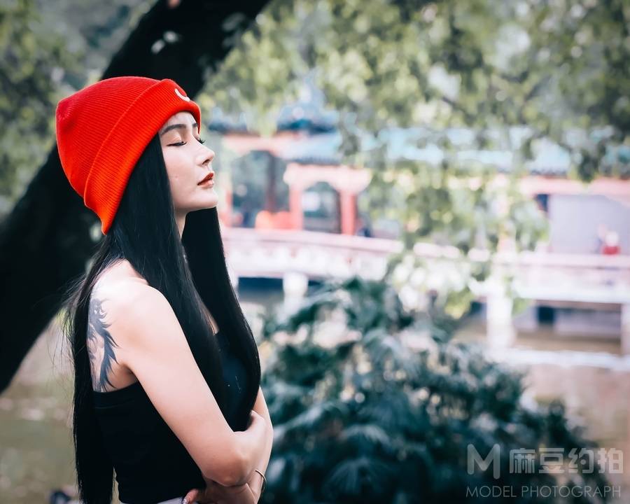 情绪模特