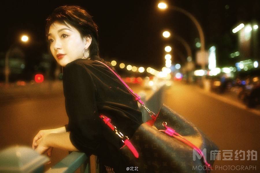 情绪模特