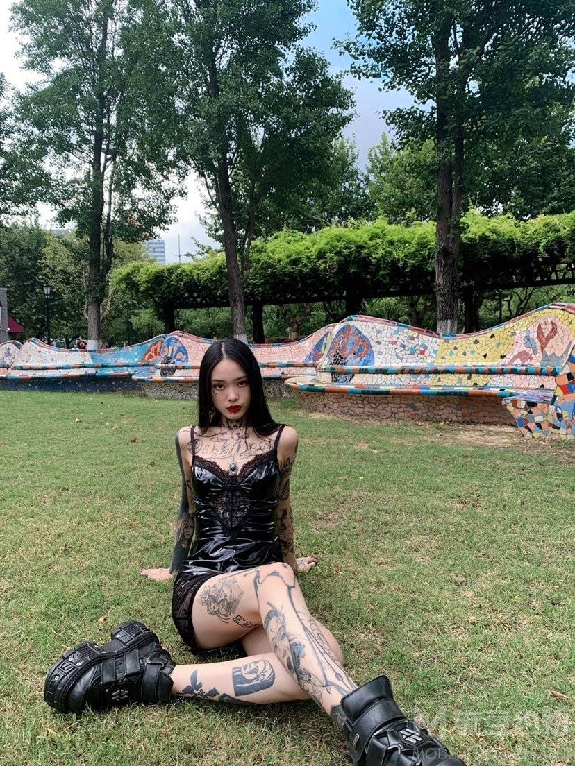 暗黑模特