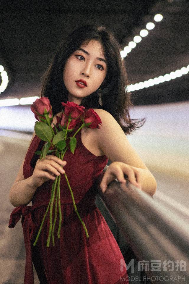 情绪模特