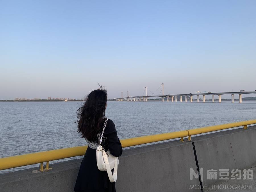 黑白模特