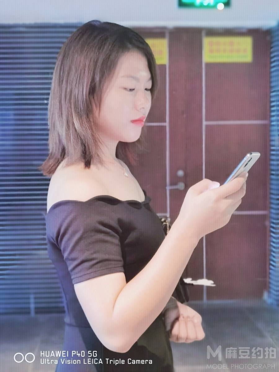 情绪模特