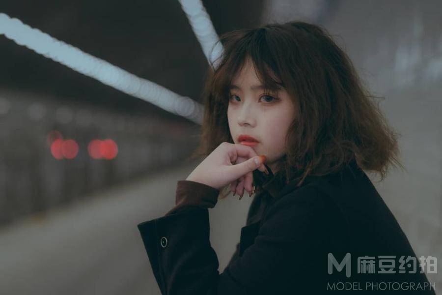 情绪模特