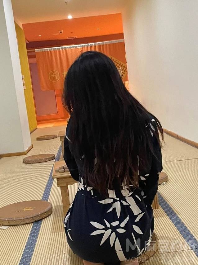 黑白模特