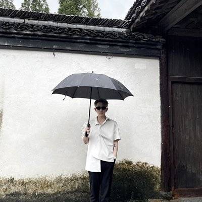 黑白模特