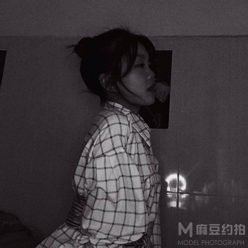 黑白模特