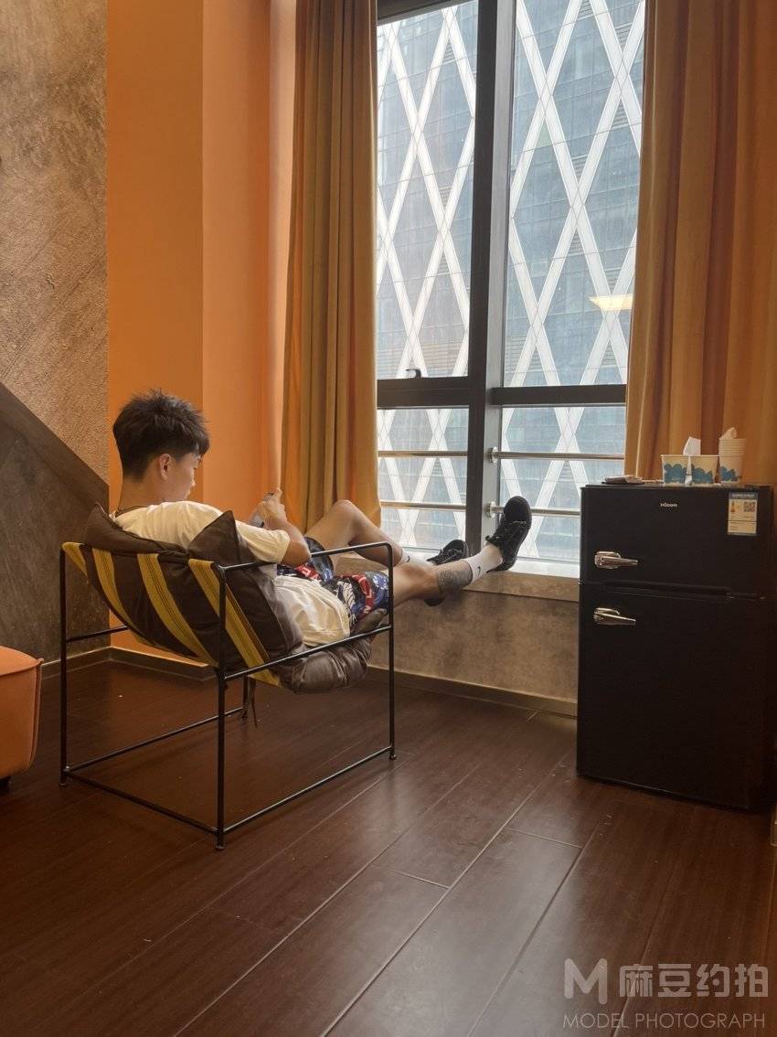 黑白模特