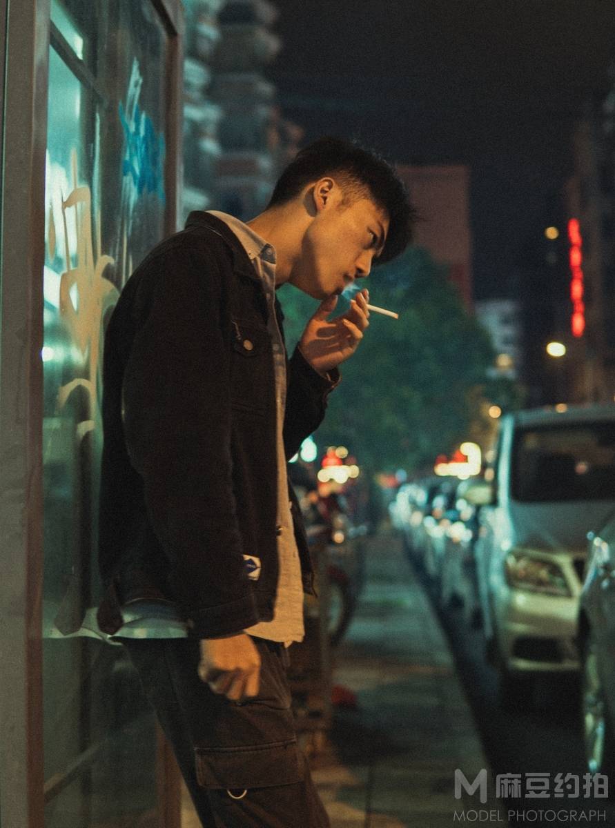 情绪模特