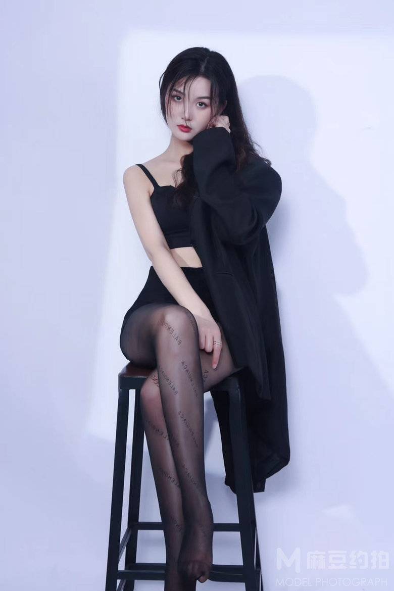 黑白模特