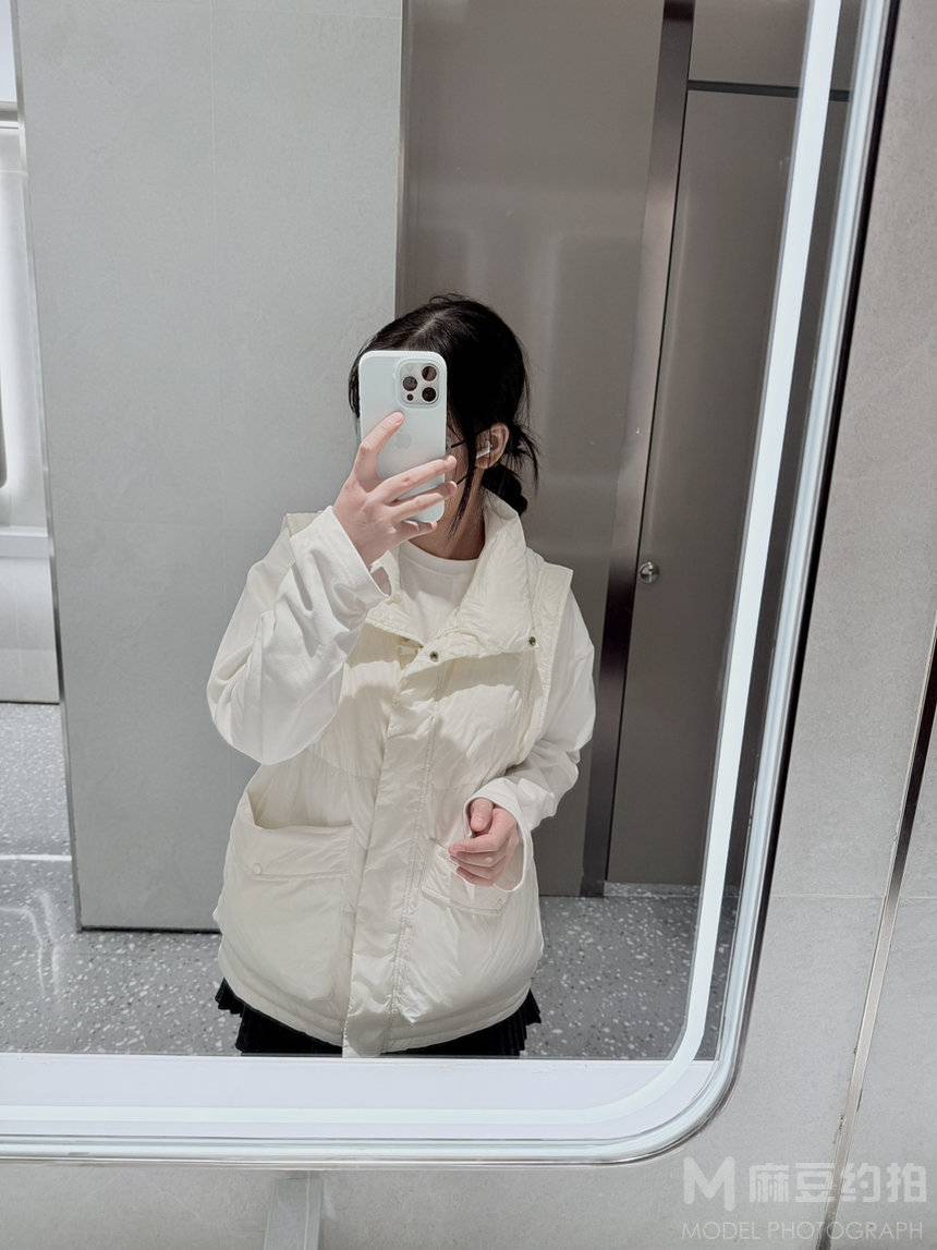 黑白模特