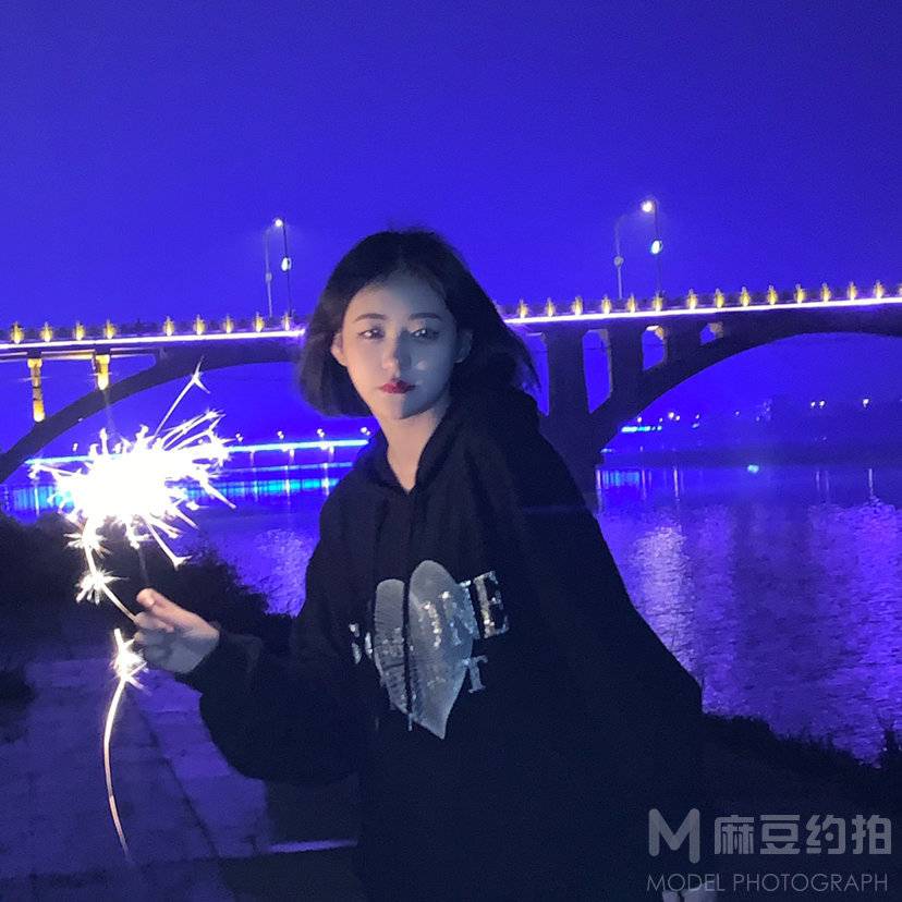 夜景模特