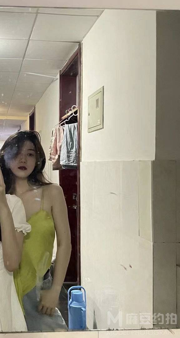 黑白模特