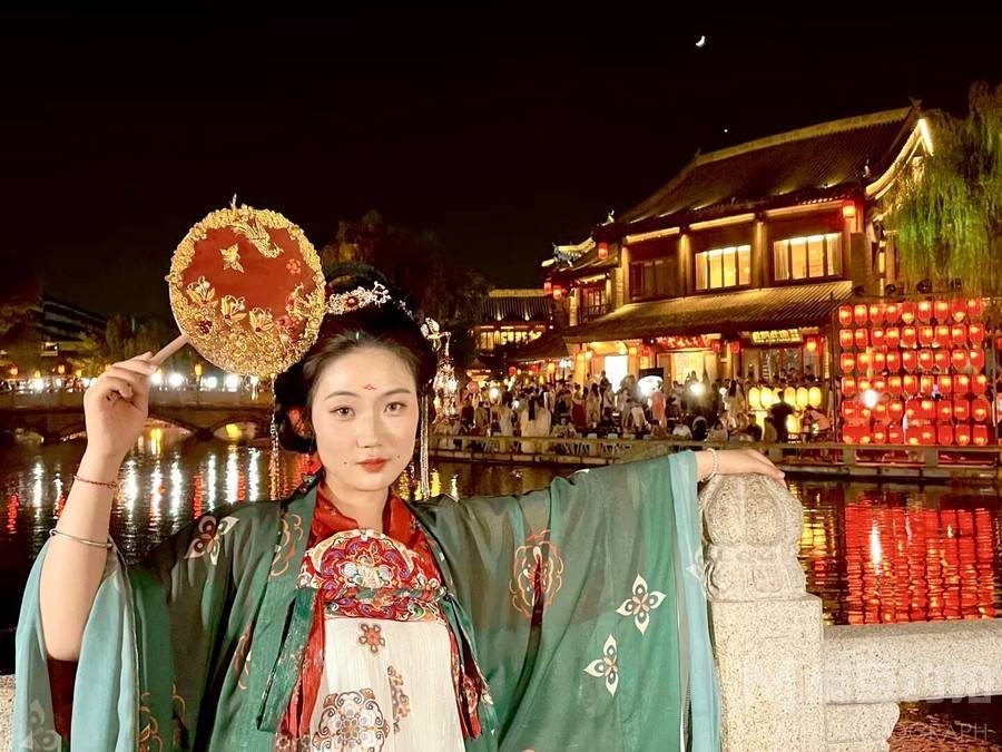 汉服模特