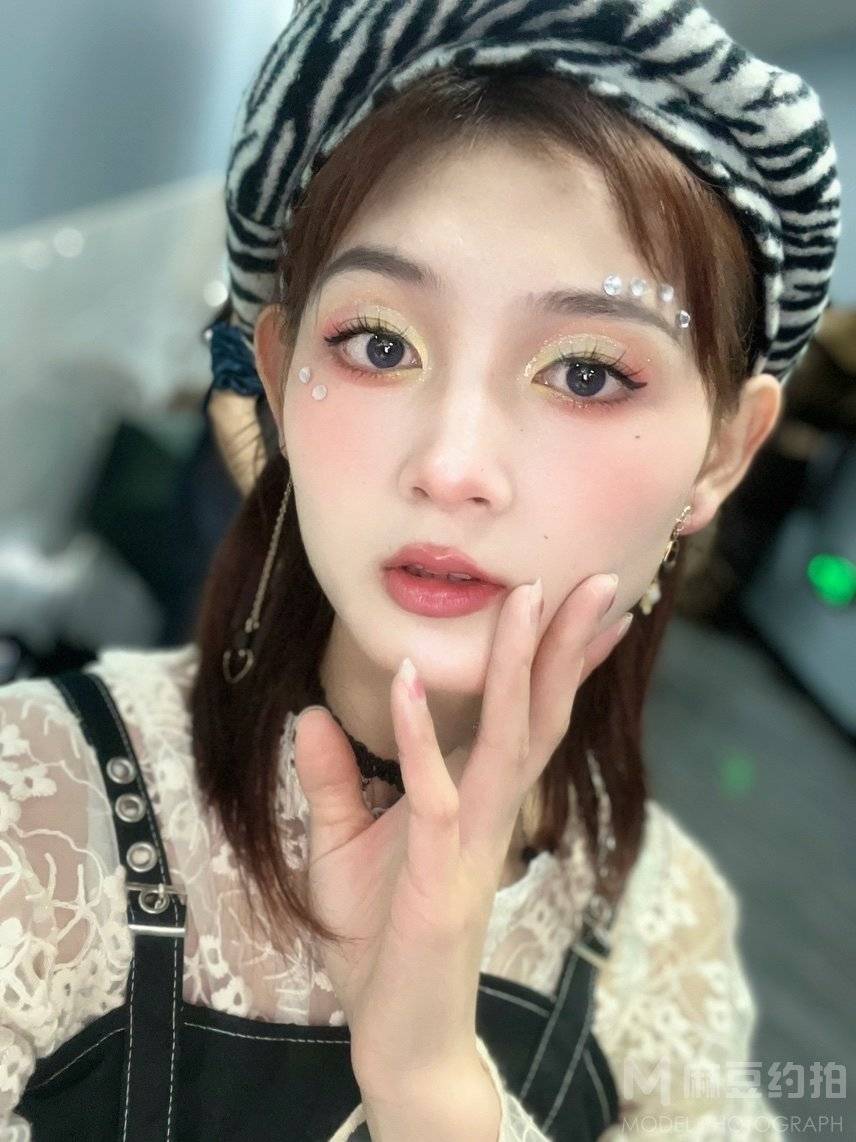 校园模特