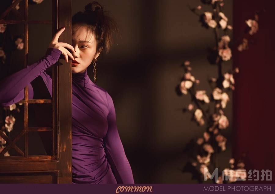 情绪模特