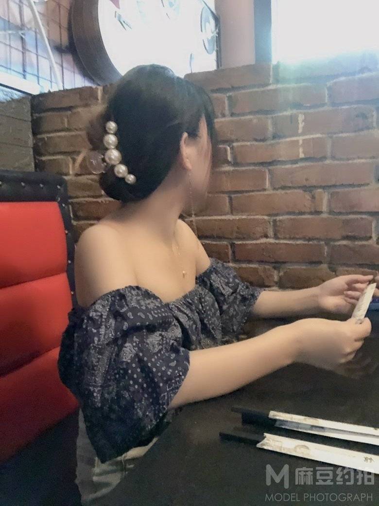 黑白模特