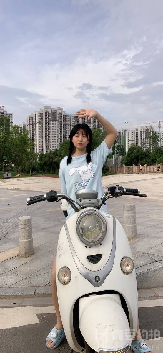 校园模特