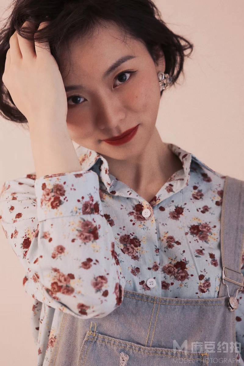 情绪模特