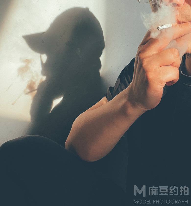情绪模特