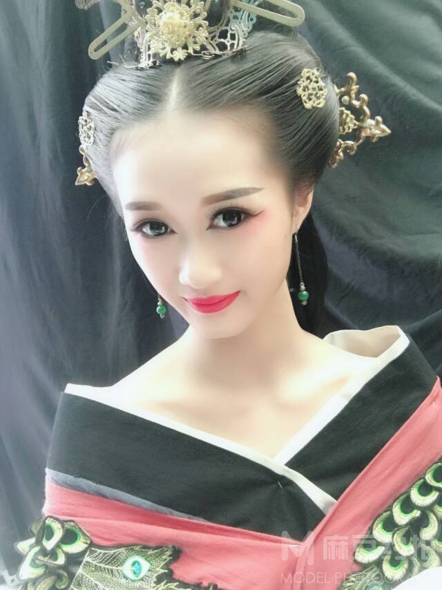 妆容模特