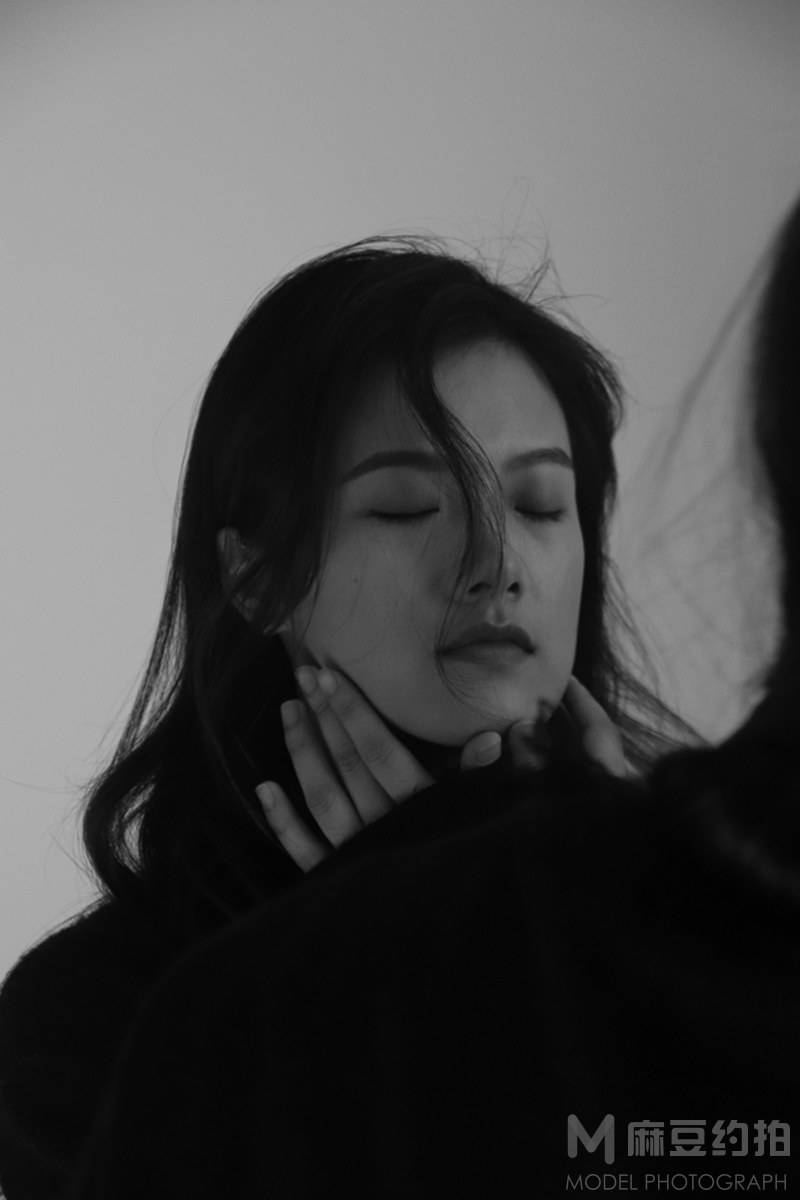 黑白模特