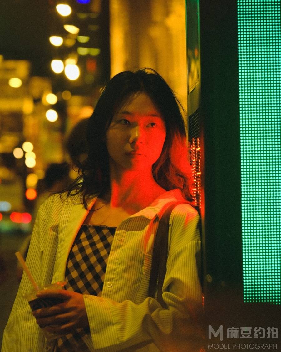 情绪模特