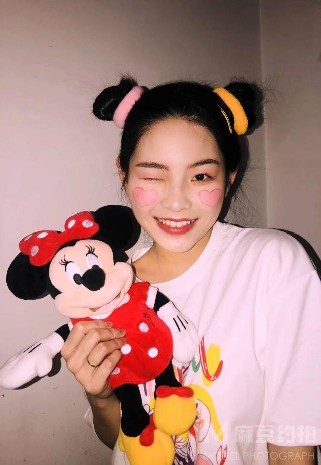 妆容模特